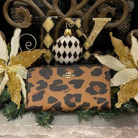 Coach Long Zip Around Wallet With Leopard Print 6428 - Picture 3 of 4